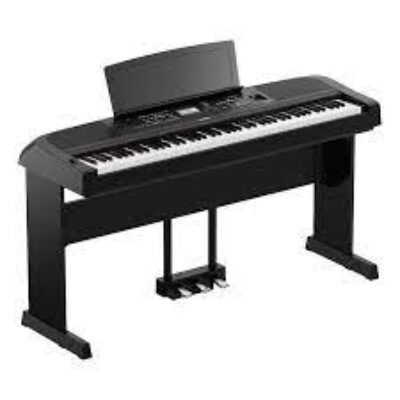 Yamaha DGX-670B Piano with L-300B...